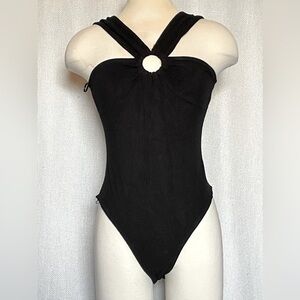 Adelaide V neck bodysuit with O ring